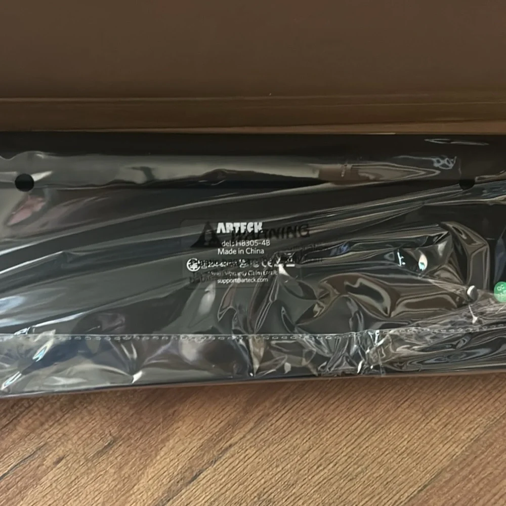 Arteck Bluetooth Touch Keyboard HB305-4B NWT